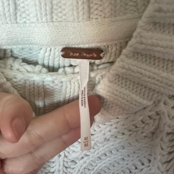 Free People Women’s Sweetheart Sweater - Picture 3 of 4